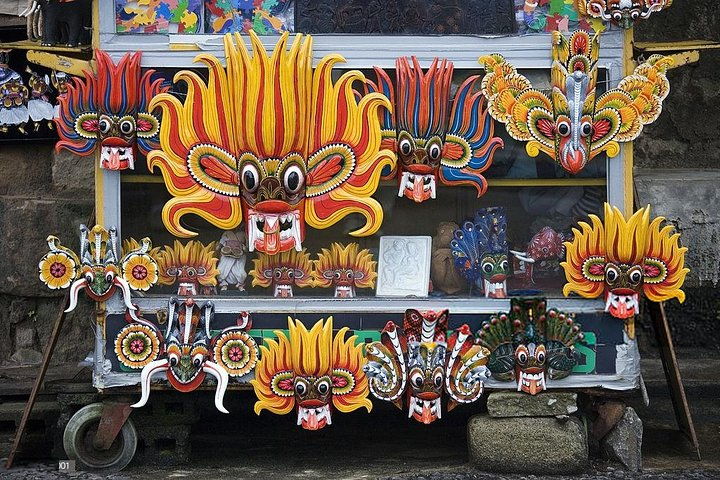 Ambuluwawa Tower Tours - Photo 1 of 14